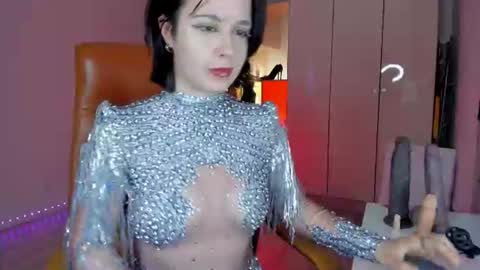 Molly online show from 06-11-26, 06:39