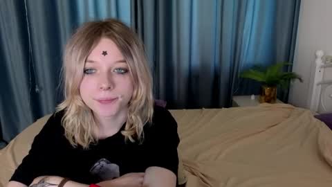 Snapshot of mollysally chatting on 05-02-26, 04:17 mollysally online show from 05-02-26, 04:17