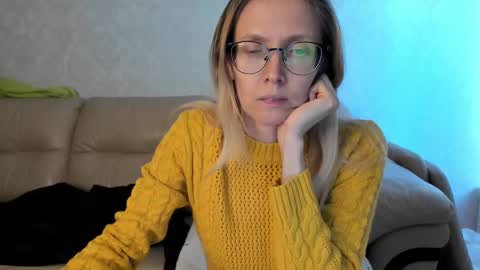 AngelMomm online show from 02-26-25, 12:14