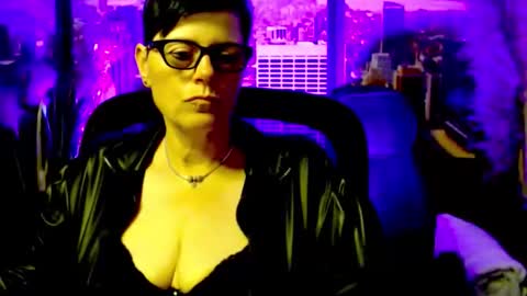 Snapshot of mollysun chatting on 06-09-26, 04:29 MollySun Nina Randmann online show from 06-09-26, 04:29