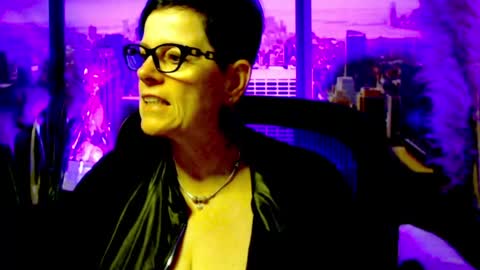 Snapshot of mollysun chatting on 06-13-26, 05:22 MollySun Nina Randmann online show from 06-13-26, 05:22