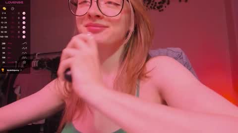 mollytucker online show from 10-26-25, 02:45