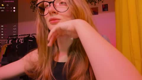 mollytucker online show from 11-30-25, 04:55