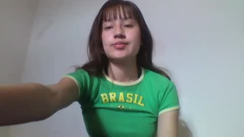 Snapshot of mollywalter chatting on 02-08-25, 12:39 mollywalter online show from 02-08-25, 12:39