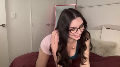 Molly online show from 10-24-25, 01:24