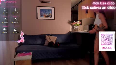 Molly online show from 03-04-25, 10:35