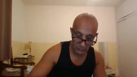 Snapshot of moment71200 chatting on 11-16-25, 10:54 moment71200 online show from 11-16-25, 10:54