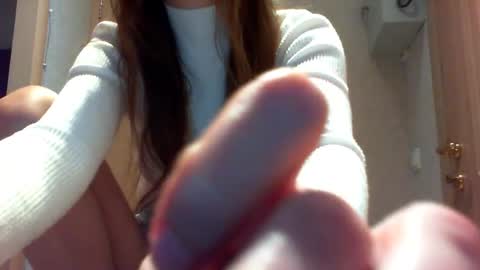 Snapshot of momentbeforedown chatting on 05-24-26, 02:22 Hailey online show from 05-24-26, 02:22