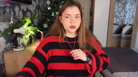 Snapshot of momiji_i chatting on 01-15-26, 11:26 Leah online show from 01-15-26, 11:26