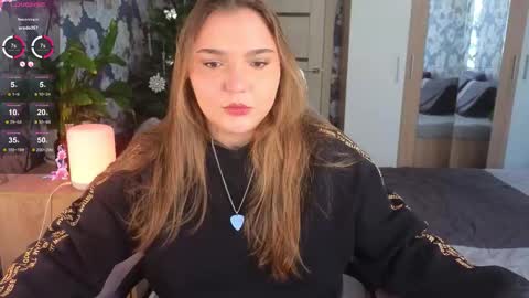 Snapshot of momiji_i chatting on 01-17-26, 12:10 Leah online show from 01-17-26, 12:10