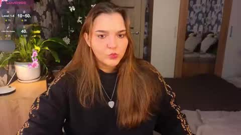 Snapshot of momiji_i chatting on 01-18-26, 01:04 Leah online show from 01-18-26, 01:04