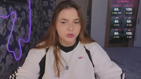 Leah online show from 04-25-26, 02:03