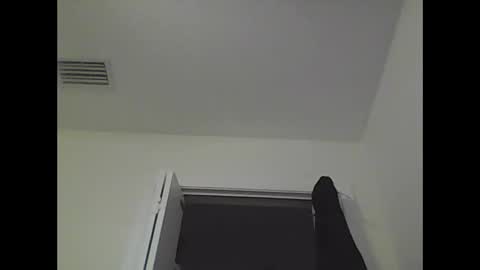 Snapshot of mommabearanpoppabear850 chatting on 10-22-25, 10:09 mommabearanpoppabear850 online show from 10-22-25, 10:09