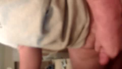 Snapshot of mommy8992 chatting on 02-04-25, 12:29 Tommy online show from 02-04-25, 12:29