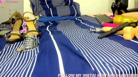 Snapshot of mommy_cassie chatting on 12-24-24, 02:10 Mommy Cassie online show from 12-24-24, 02:10