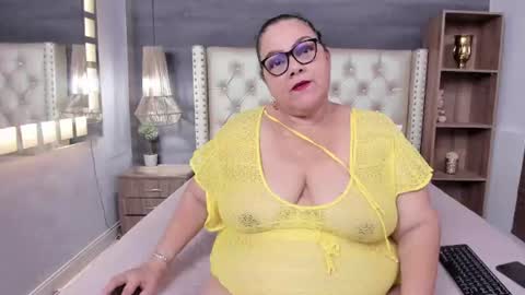 Jelitza online show from 07-29-26, 11:03