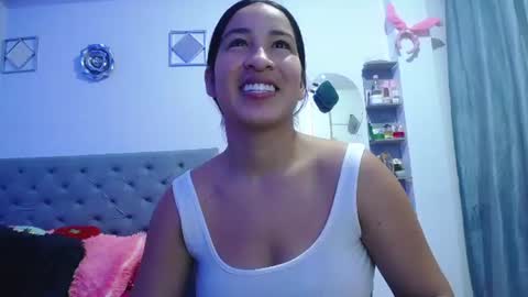 Snapshot of mommy_dulce chatting on 06-23-26, 01:47 ANDREA online show from 06-23-26, 01:47