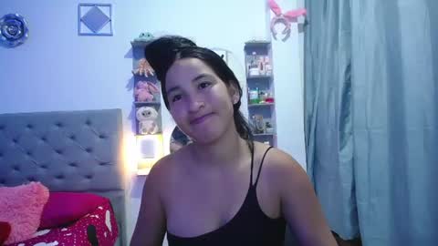 Snapshot of mommy_dulce chatting on 07-10-26, 01:10 ANDREA online show from 07-10-26, 01:10