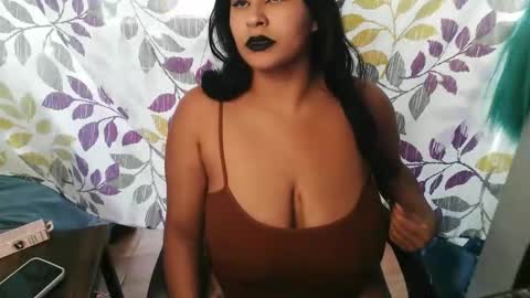 Mommy bubbles online show from 11-15-25, 07:43