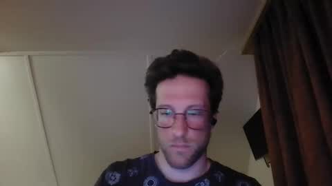 Snapshot of moms_little_monster chatting on 02-20-26, 05:02 moms_little_monster online show from 02-20-26, 05:02