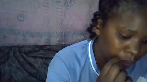 Snapshot of momsdoll chatting on 02-16-26, 07:37 momsdoll online show from 02-16-26, 07:37