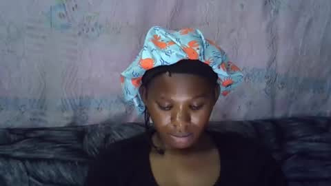 Snapshot of momsdoll chatting on 02-23-26, 12:02 momsdoll online show from 02-23-26, 12:02