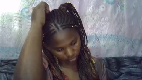 Snapshot of momsdoll chatting on 04-01-26, 01:41 momsdoll online show from 04-01-26, 01:41