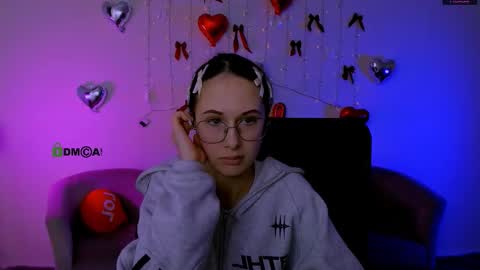 Mona  online show from 02-10-26, 07:40