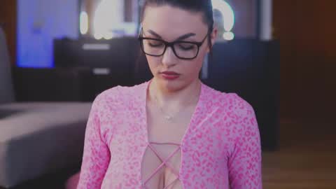 Mona Lisss online show from 01-17-25, 11:27