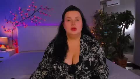 Monica online show from 05-25-26, 12:11