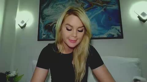 Monica online show from 09-29-25, 03:22