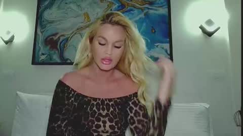 Monica online show from 04-16-26, 03:29