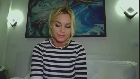 Snapshot of moni_ chatting on 05-14-26, 03:24 Monica online show from 05-14-26, 03:24