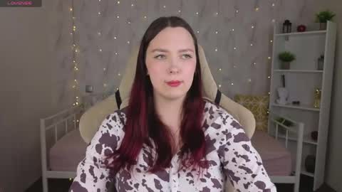 Snapshot of monica__queen chatting on 05-18-26, 05:24 Monica online show from 05-18-26, 05:24