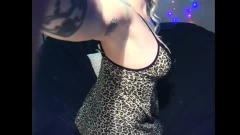 Snapshot of monica_lily chatting on 02-26-25, 06:11 Monica online show from 02-26-25, 06:11