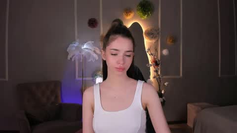 Hi  Im Monica  online show from 06-05-26, 02:23