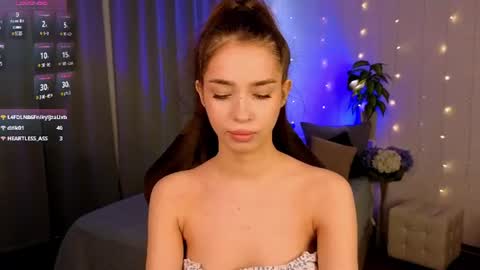 Hi  Im Monica  online show from 06-10-26, 01:54