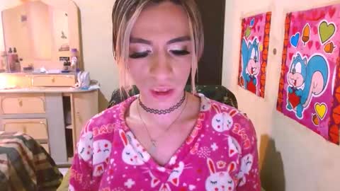 monicalimite123 online show from 12-21-25, 01:57