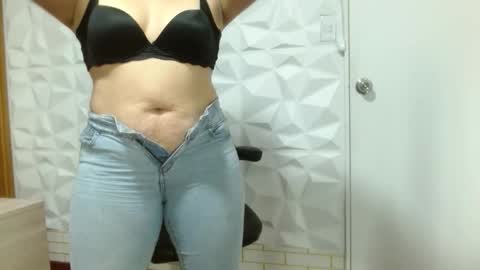 monickhot303av online show from 12-16-25, 08:14