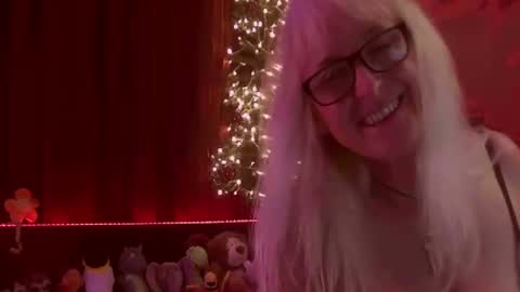 Snapshot of monicutex chatting on 01-01-25, 12:43 Monika    online show from 01-01-25, 12:43