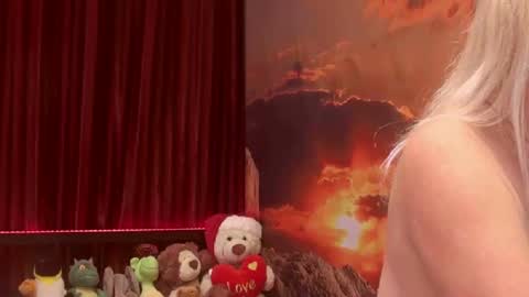 Snapshot of monicutex chatting on 02-01-25, 04:24 Monika    online show from 02-01-25, 04:24