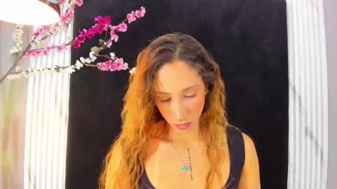 MONIK FOX online show from 11-30-25, 07:40