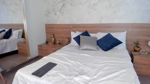 Monique  online show from 02-04-25, 08:17