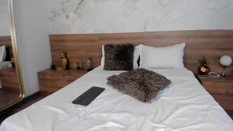 Monique  online show from 02-10-25, 08:31