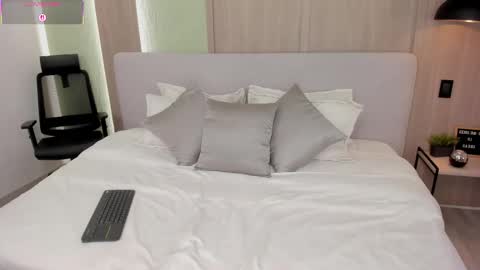 Monique  online show from 02-18-26, 10:50