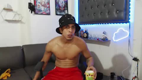 Snapshot of monkey_uchiha77 chatting on 02-08-25, 03:53 simon dice online show from 02-08-25, 03:53