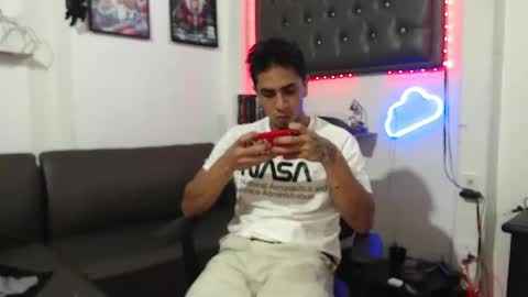 Snapshot of monkey_uchiha77 chatting on 02-19-25, 07:28 simon dice online show from 02-19-25, 07:28