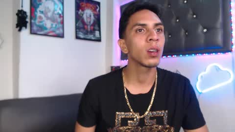 Snapshot of monkey_uchiha77 chatting on 03-08-25, 01:25 simon dice online show from 03-08-25, 01:25