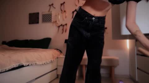 Mary online show from 12-20-25, 09:49