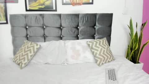 Snapshot of monserrat_j chatting on 11-27-25, 03:19 MONSERRAT online show from 11-27-25, 03:19